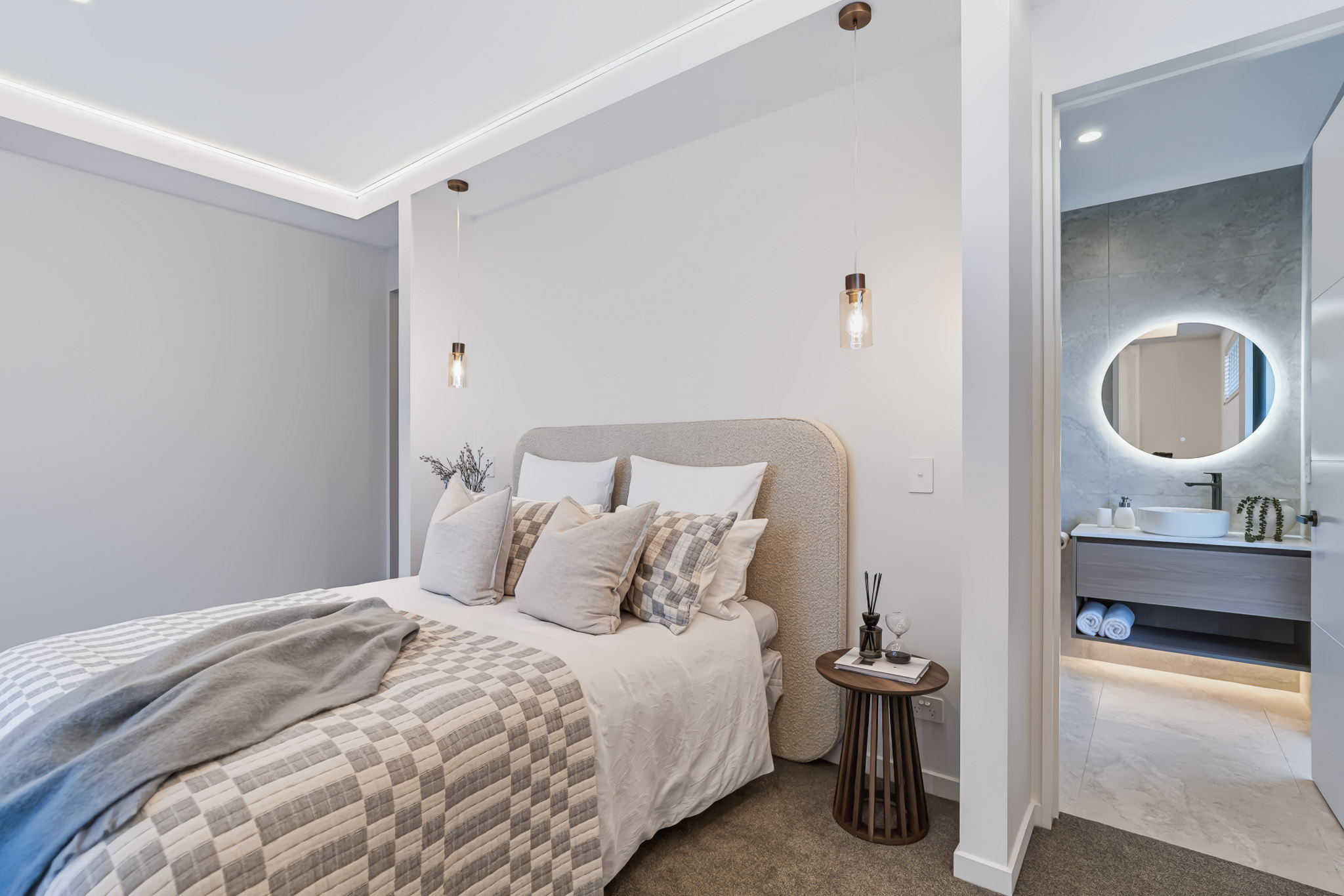 Titaniumshowhome4